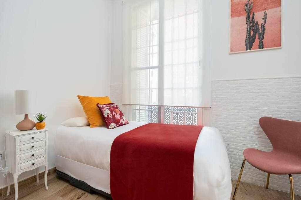 Monkeys Apartments 7Revueltas Deluxe Севиля Екстериор снимка