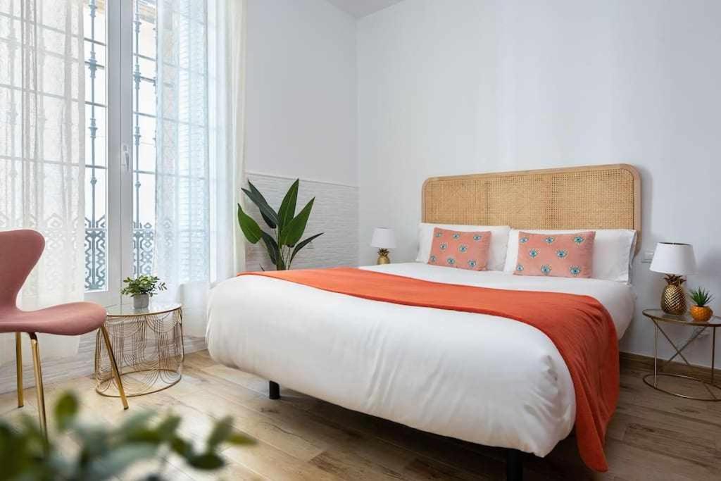 Monkeys Apartments 7Revueltas Deluxe Севиля Екстериор снимка