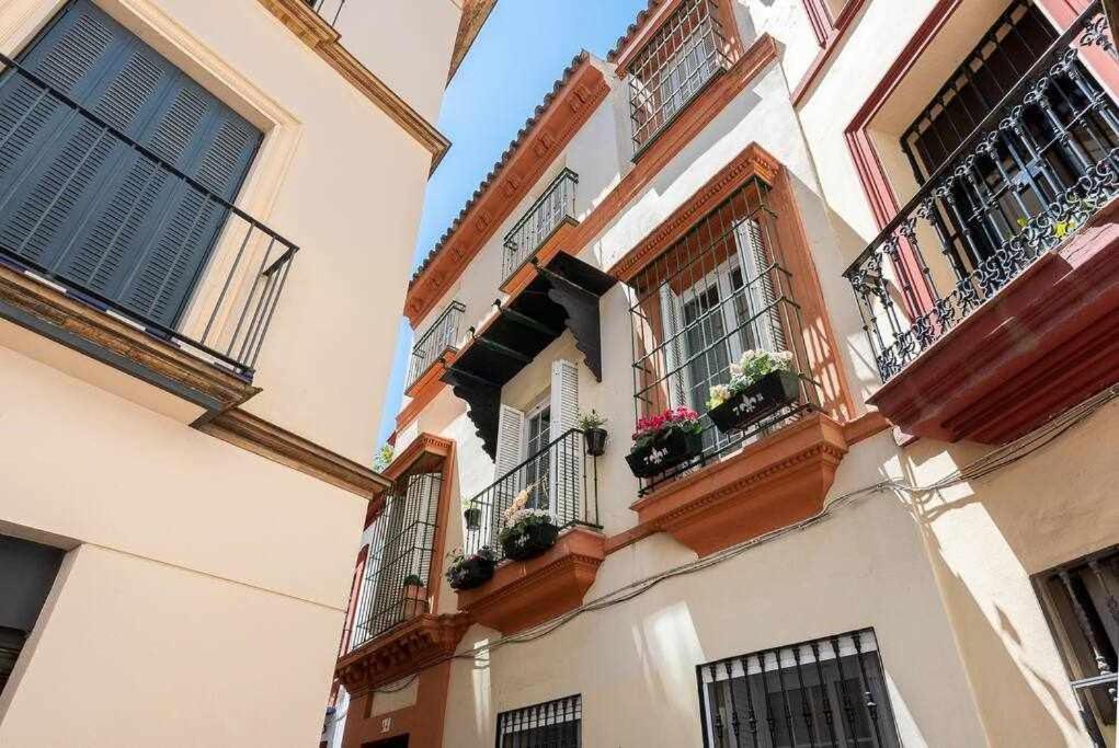 Monkeys Apartments 7Revueltas Deluxe Севиля Екстериор снимка